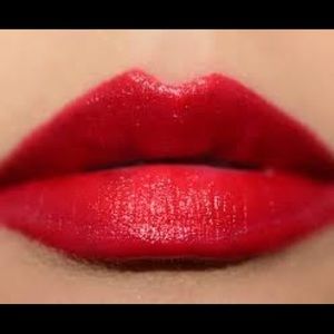 Worn twice como la flor lipstick